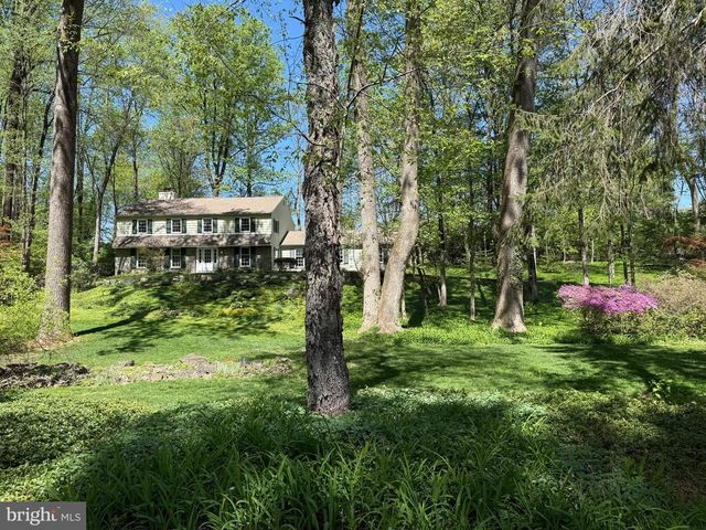 6 QUARTERWOOD RD, Malvern, PA 19355