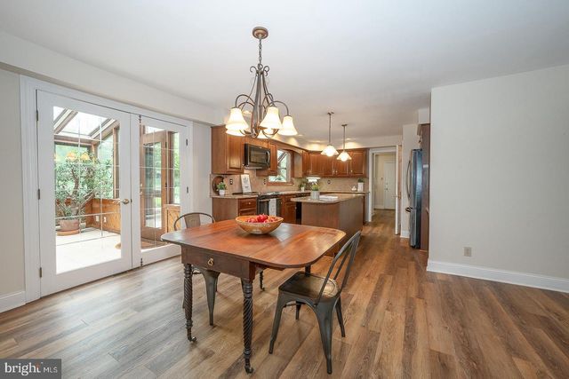 6 QUARTERWOOD RD, Malvern, PA 19355