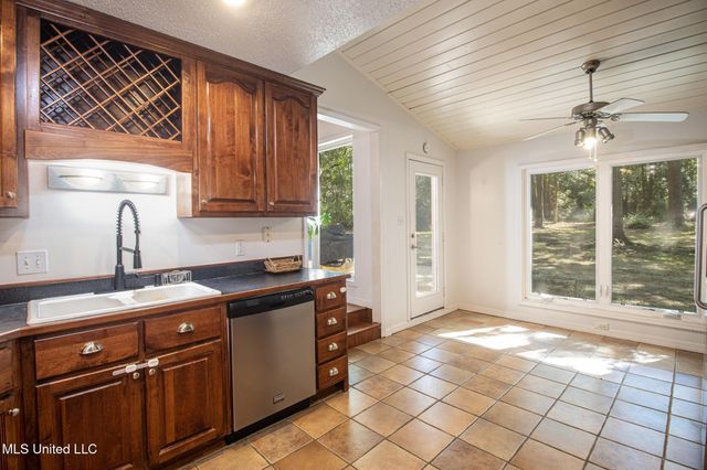 6113 Juniper Drive, Vancleave, MS 39565