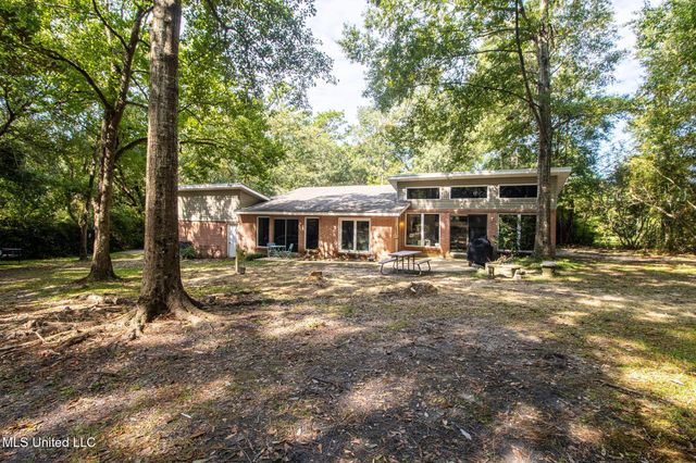 6113 Juniper Drive, Vancleave, MS 39565