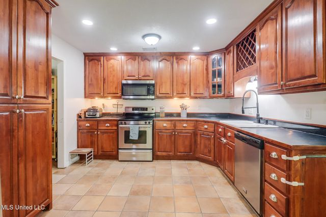 6113 Juniper Drive, Vancleave, MS 39565