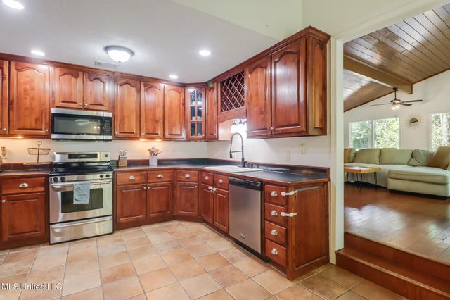 6113 Juniper Drive, Vancleave, MS 39565