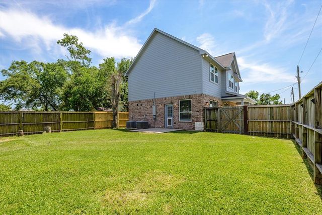 2800 Virginia Avenue, League City, TX 77573