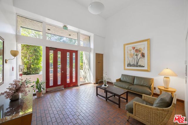 4295 Via Arbolada 312, Los Angeles, CA 90042