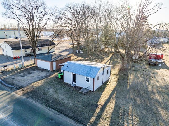 714 County Road M, New Lisbon, WI 53950