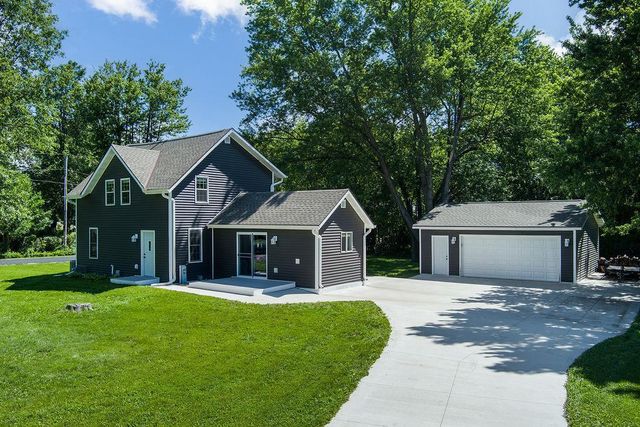 570 Academy Drive, Edgerton, WI 53534