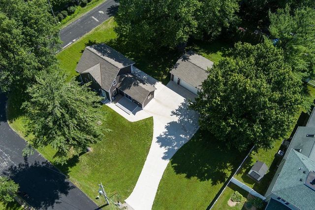 570 Academy Drive, Edgerton, WI 53534