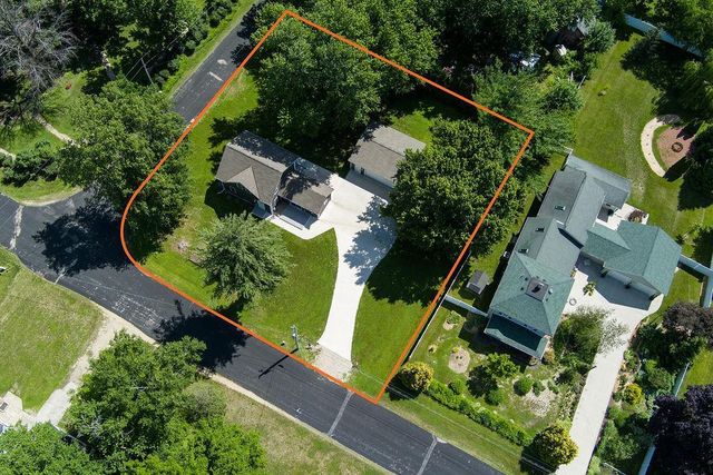 570 Academy Drive, Edgerton, WI 53534