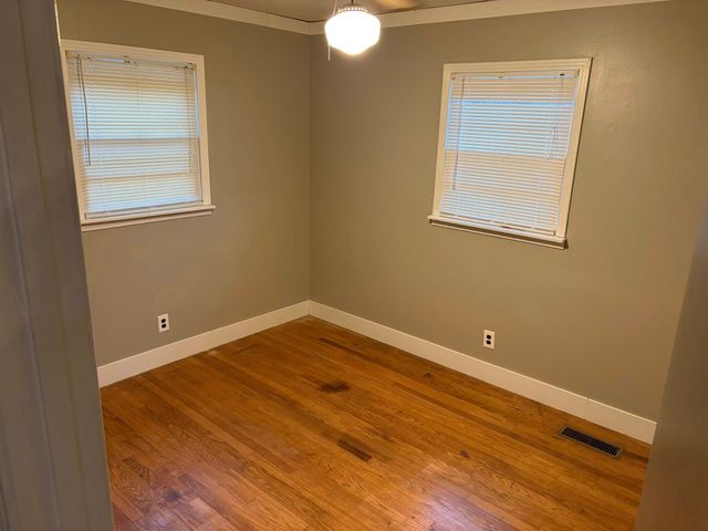 215 Orchard Ln, Mcminnville, TN 37110