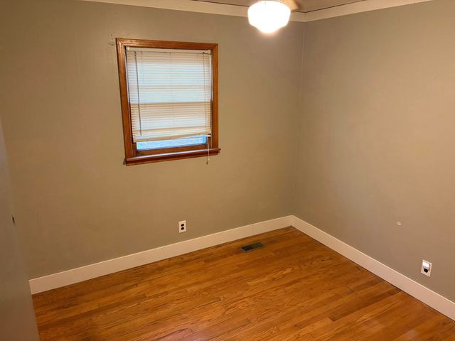 215 Orchard Ln, Mcminnville, TN 37110