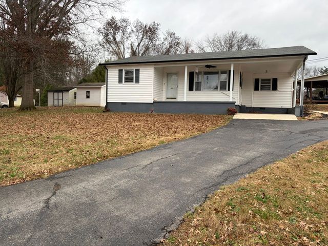 215 Orchard Ln, Mcminnville, TN 37110