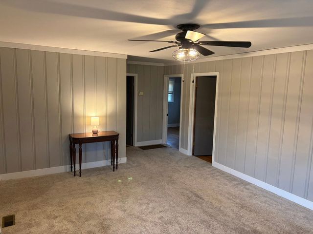 215 Orchard Ln, Mcminnville, TN 37110