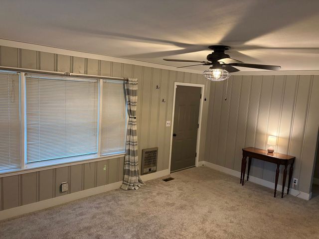 215 Orchard Ln, Mcminnville, TN 37110