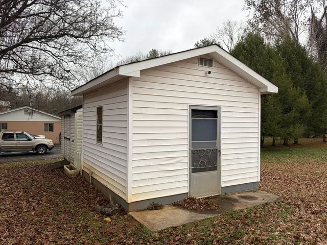 215 Orchard Ln, Mcminnville, TN 37110