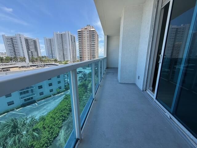 1945 S Ocean Drive 509, Hallandale Beach, FL 33009