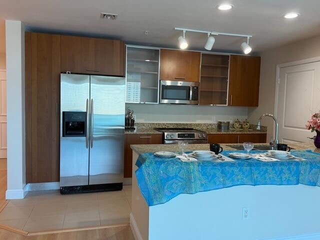 1945 S Ocean Drive 509, Hallandale Beach, FL 33009