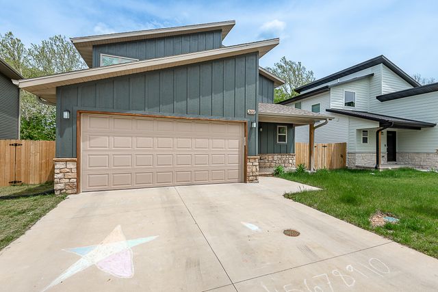 2632 N Prospect Avenue, Springfield, MO 65803