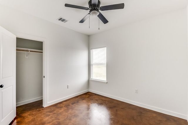 1020 Burnett Boulevard B, Alvarado, TX 76009