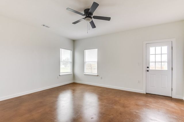 1020 Burnett Boulevard B, Alvarado, TX 76009