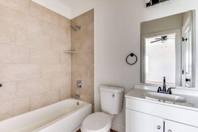 1020 Burnett Boulevard B, Alvarado, TX 76009