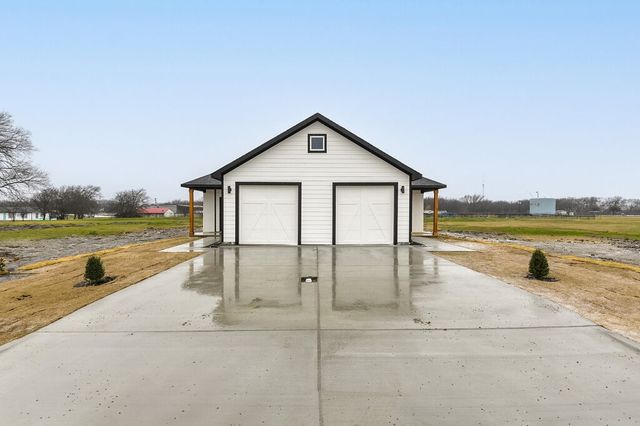 1020 Burnett Boulevard B, Alvarado, TX 76009