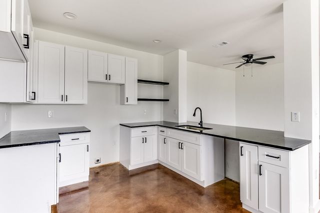 1020 Burnett Boulevard B, Alvarado, TX 76009