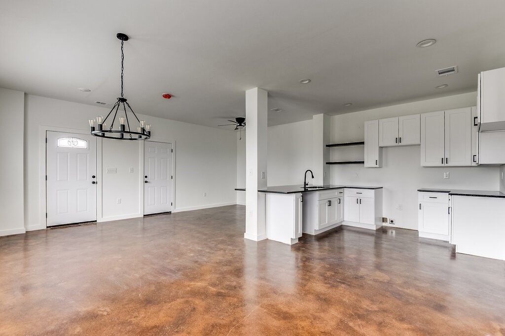 1020 Burnett Boulevard B, Alvarado, TX 76009