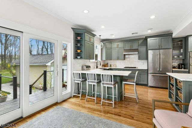 24 Windsor Pl, Cranford Twp., NJ 07016