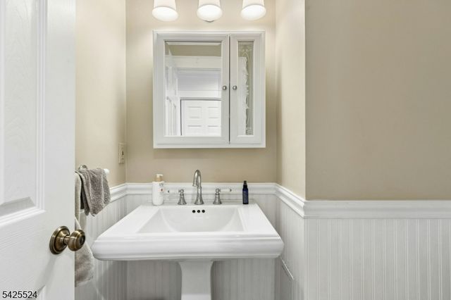 24 Windsor Pl, Cranford Twp., NJ 07016
