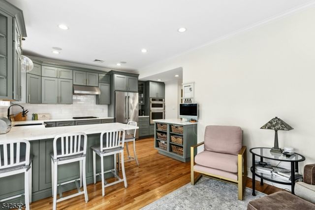 24 Windsor Pl, Cranford Twp., NJ 07016