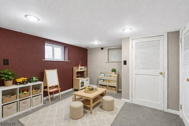 24 Windsor Pl, Cranford Twp., NJ 07016