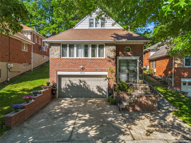 69-07 Little Neck Pkwy, Little Neck, NY 11363