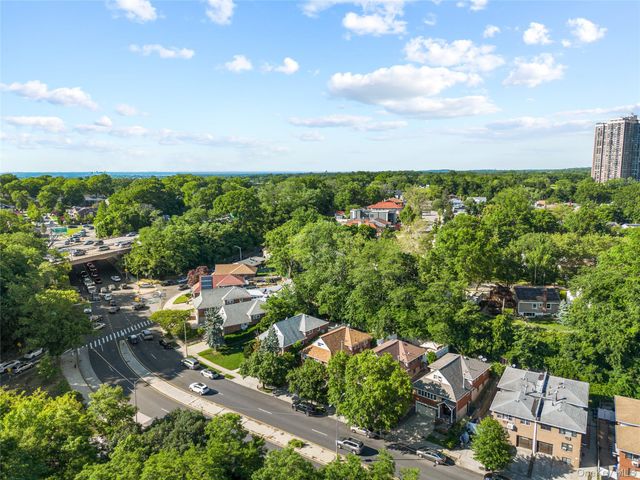 69-07 Little Neck Pkwy, Little Neck, NY 11363