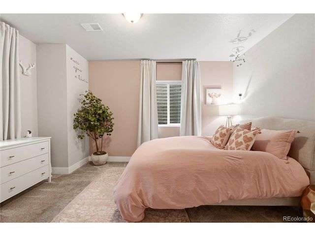 8762 Dunraven St, Arvada, CO 80007