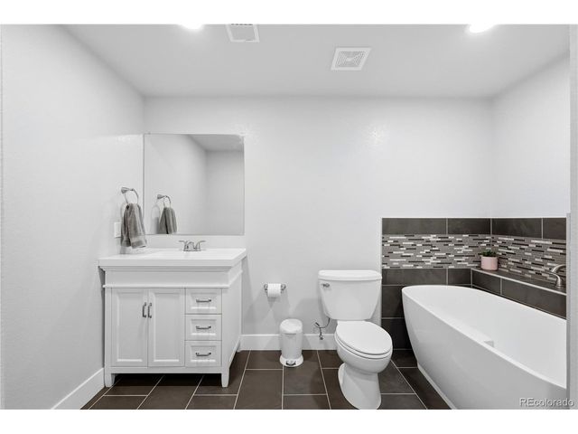 8762 Dunraven St, Arvada, CO 80007
