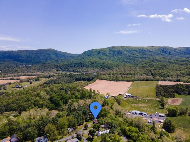 117 GROVE AVE, Edinburg, VA 22824