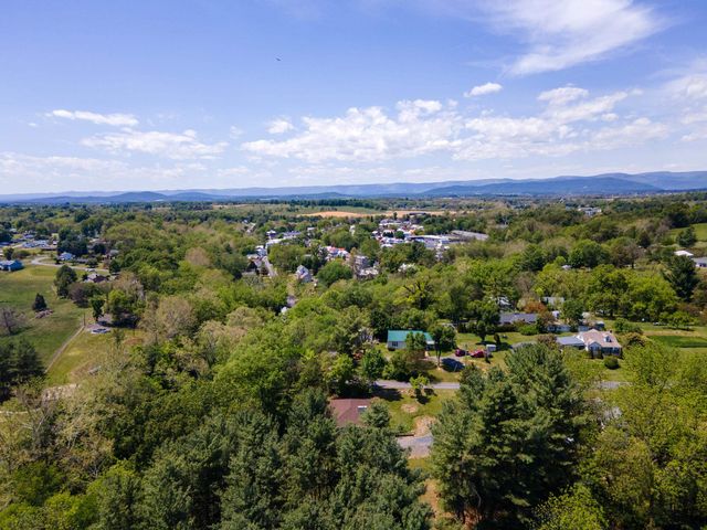 117 GROVE AVE, Edinburg, VA 22824