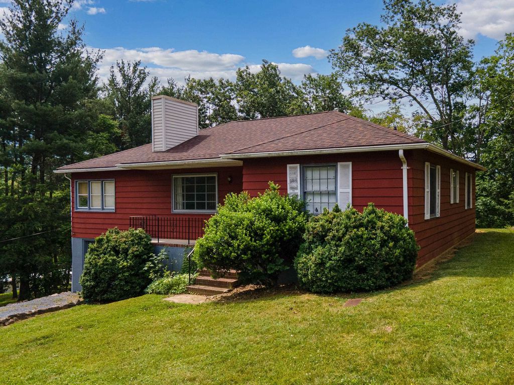 117 GROVE AVE, Edinburg, VA 22824