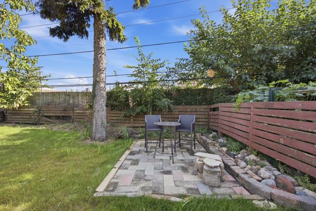 33 Cranbrook Drive, Des Plaines, IL 60016