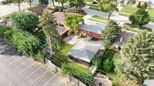 33 Cranbrook Drive, Des Plaines, IL 60016