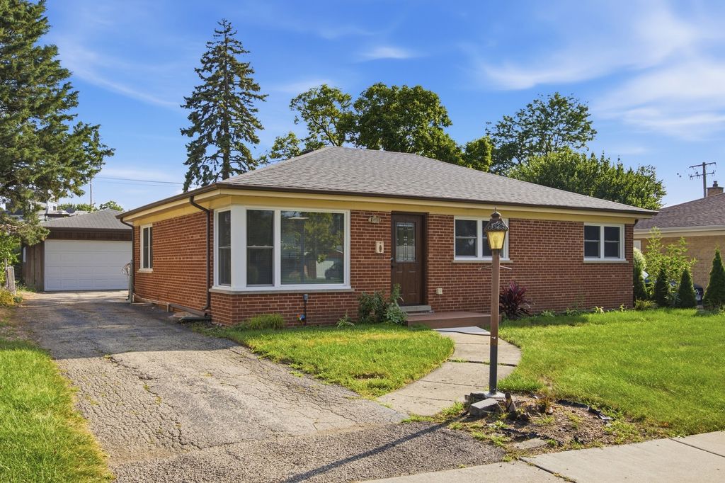 33 Cranbrook Drive, Des Plaines, IL 60016 — photo 2
