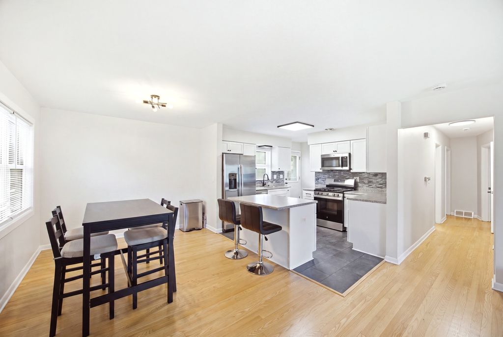 33 Cranbrook Drive, Des Plaines, IL 60016 — photo 5