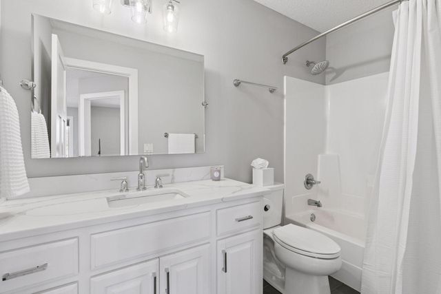 20643 Hazelwood Trail, Lakeville, MN 55044