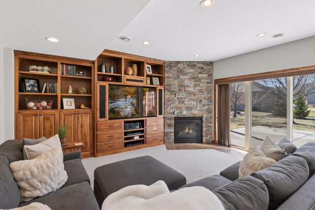 20643 Hazelwood Trail, Lakeville, MN 55044