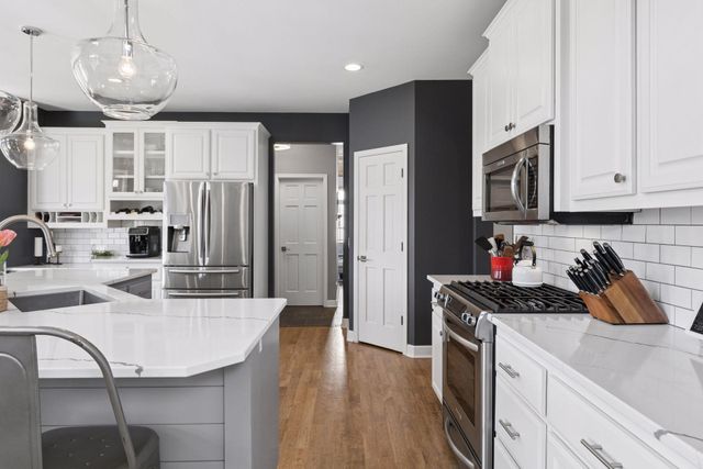 20643 Hazelwood Trail, Lakeville, MN 55044