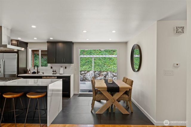 450 Mount Defiance Circle SW, Issaquah, WA 98027