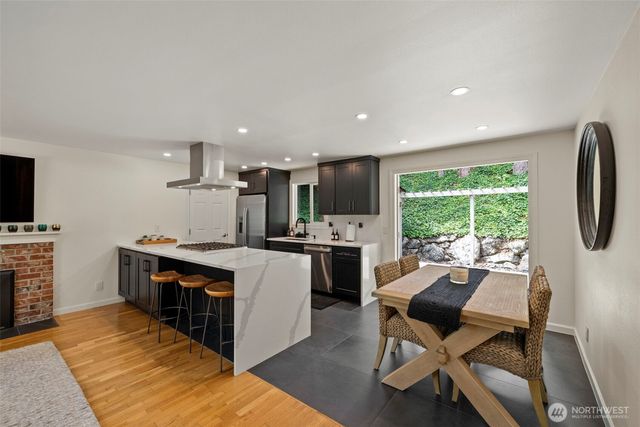 450 Mount Defiance Circle SW, Issaquah, WA 98027