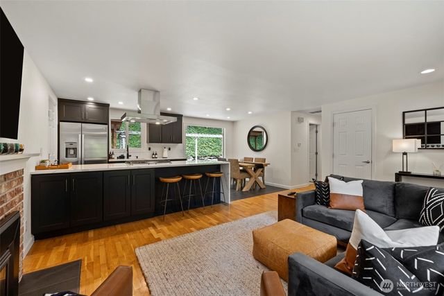 450 Mount Defiance Circle SW, Issaquah, WA 98027