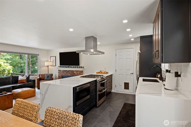 450 Mount Defiance Circle SW, Issaquah, WA 98027