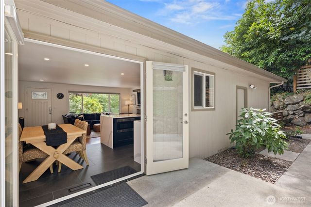 450 Mount Defiance Circle SW, Issaquah, WA 98027